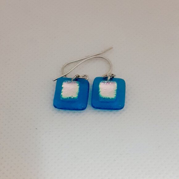HOST PICK! CLOSET SALE!! New Sterling  silver Ocean blue Dichroic Glass Earrings - Picture 4 of 12
